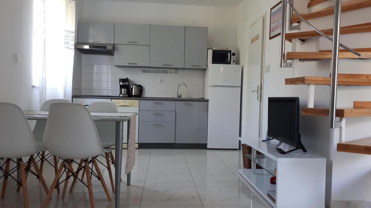Apartment Pejnovic Малинска Екстериор снимка