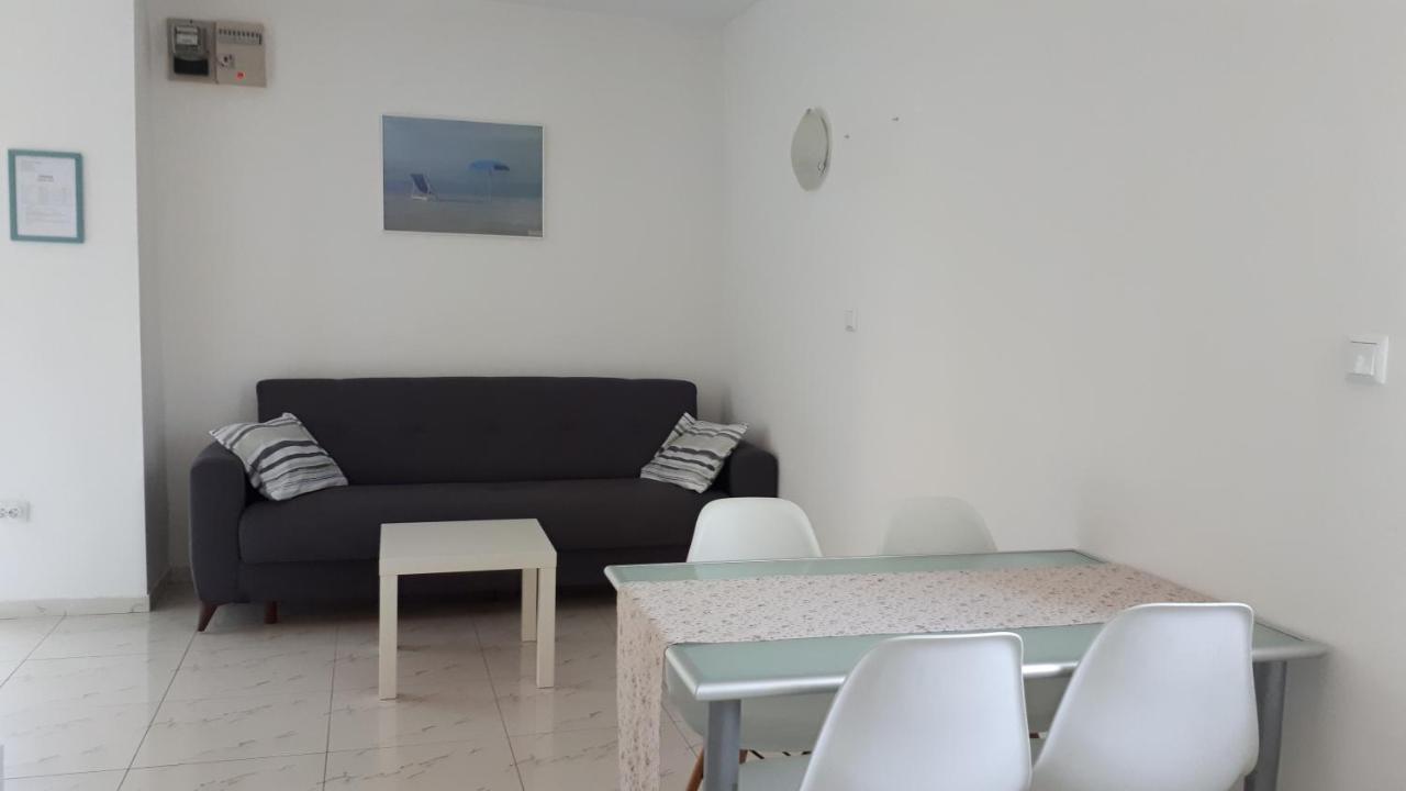 Apartment Pejnovic Малинска Екстериор снимка